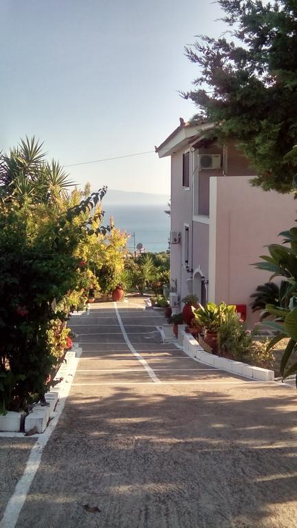 Maistrali Apartments Ratzaklion Exterior photo
